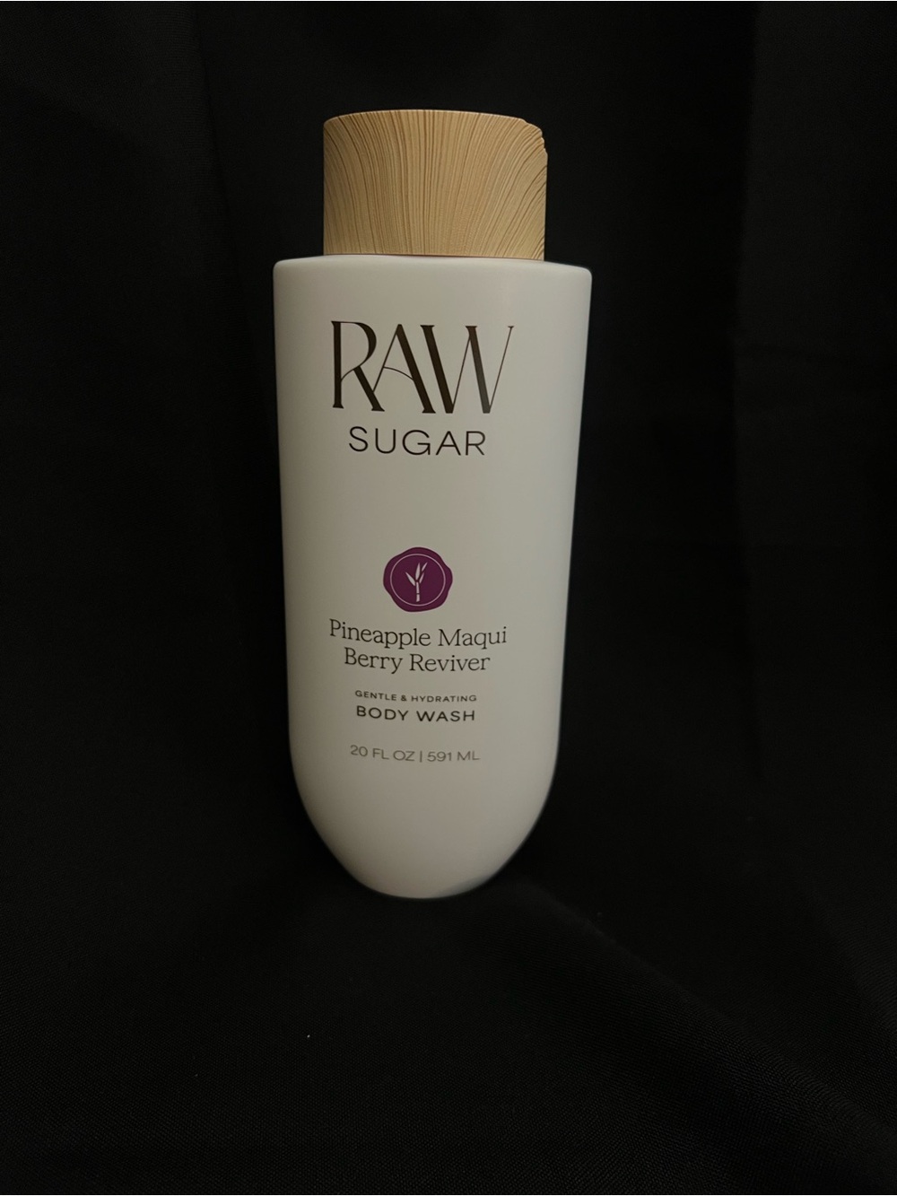Raw Sugar Pineapple Maqui Berry Reviver Body Wash - White